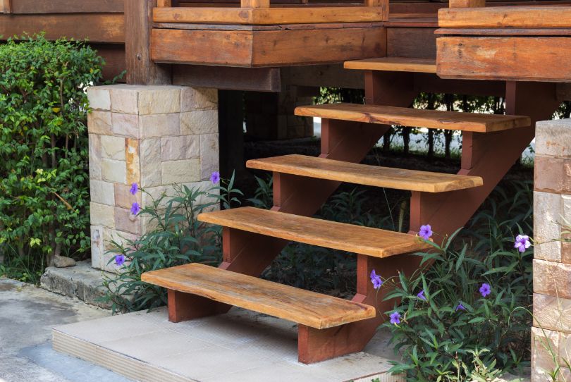 escalier bois exterieur avantages